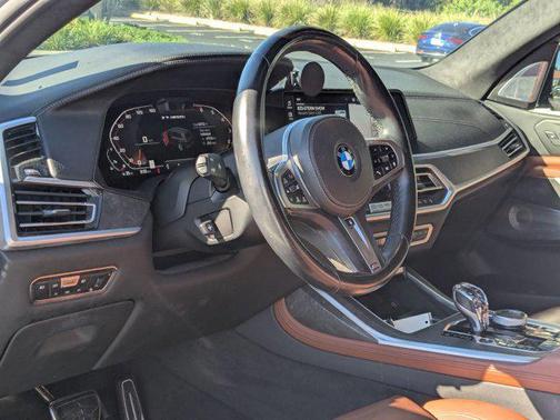 2022 BMW X7 M50i