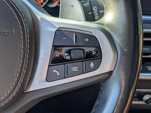 2022 BMW X7 M50i