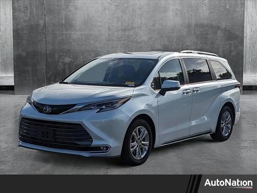2022 Toyota Sienna Platinum 7 Passenger