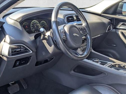 2017 Jaguar F-PACE 35t Prestige