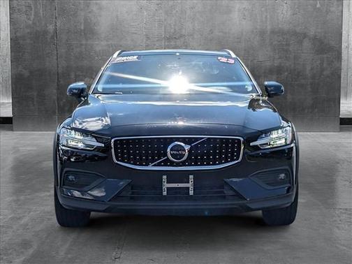 2023 Volvo V60 Cross Country B5 Ultimate