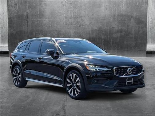 2023 Volvo V60 Cross Country B5 Ultimate
