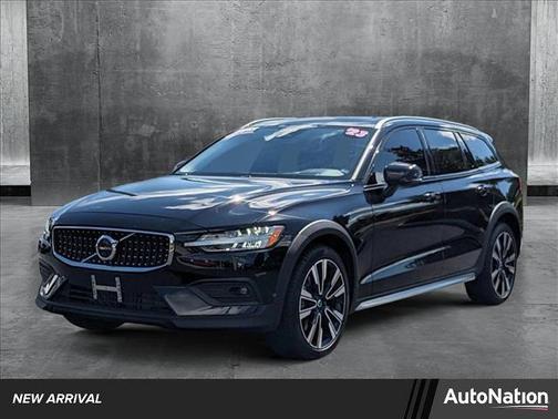 2023 Volvo V60 Cross Country B5 Ultimate