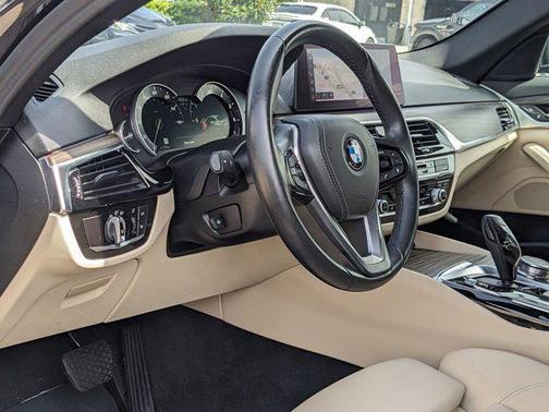 2019 BMW 530 530i