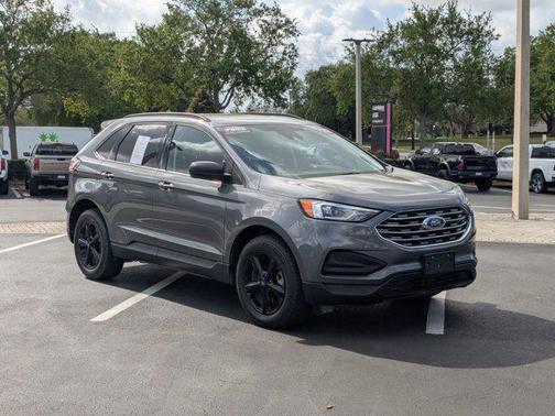 2022 Ford Edge SE