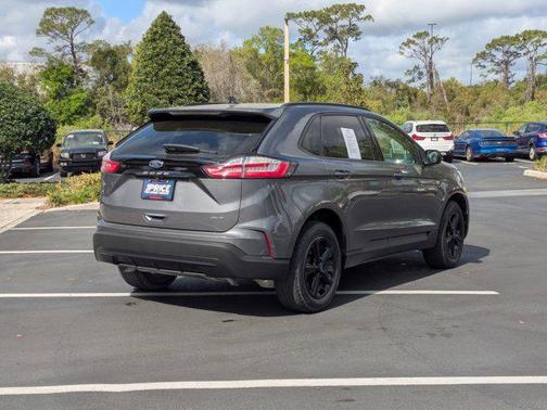 2022 Ford Edge SE