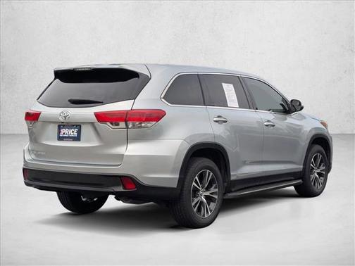 2019 Toyota Highlander LE I4