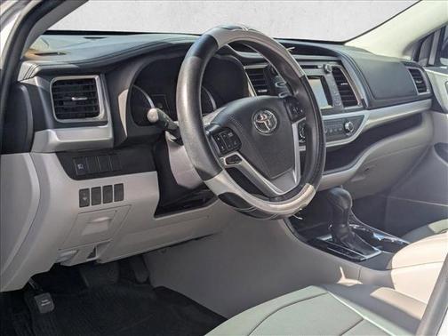 2019 Toyota Highlander LE I4