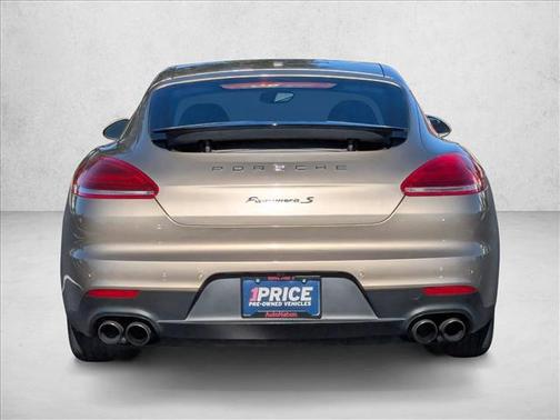 2015 Porsche Panamera 4