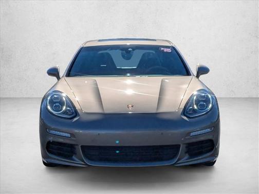 2015 Porsche Panamera 4