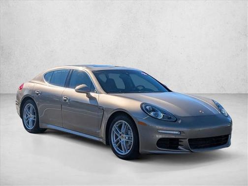 2015 Porsche Panamera 4
