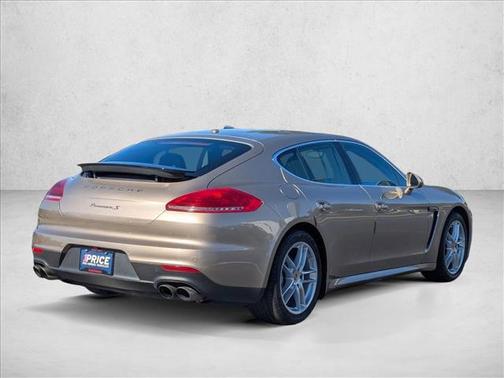 2015 Porsche Panamera 4
