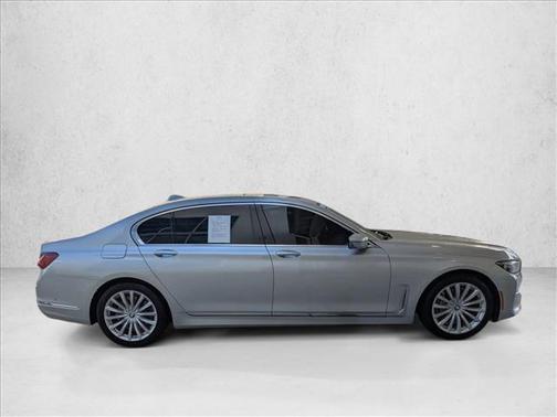 2020 BMW 740 740i