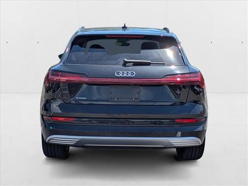 2019 Audi e-tron Premium Plus