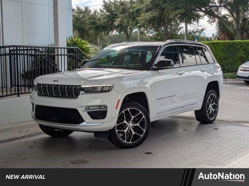 2022 Jeep Grand Cherokee Summit