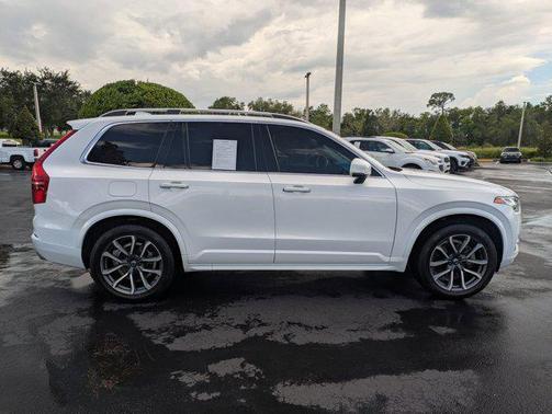 2019 Volvo XC90 T6 Momentum