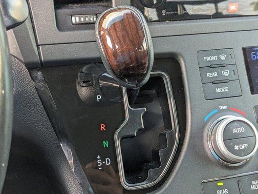 2017 Toyota Sienna Limited Premium