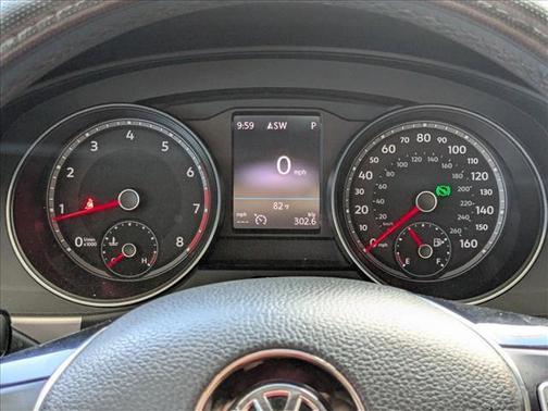 Silver/Gray 2018 Volkswagen Atlas 3.6L SE