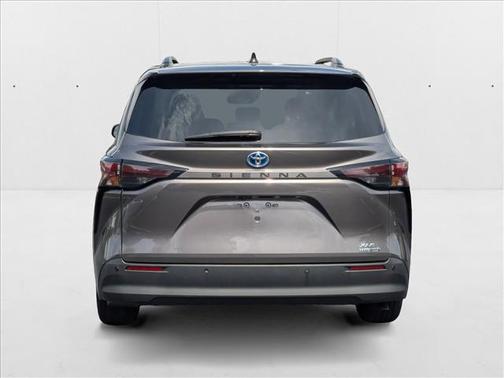 2023 Toyota Sienna XLE 8 Passenger