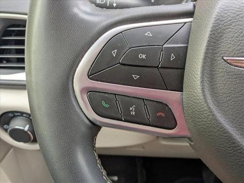 Silver Mist Clearcoat 2022 Chrysler Voyager LX