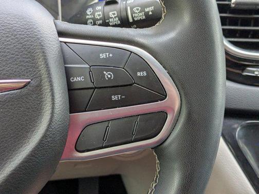 Silver Mist Clearcoat 2022 Chrysler Voyager LX