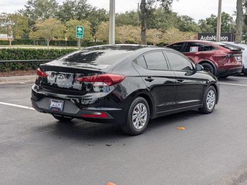 2020 Hyundai ELANTRA SE