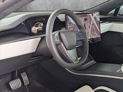 2024 Tesla Model S Plaid