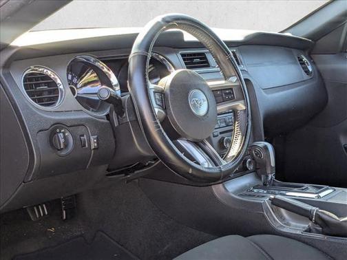 2014 Ford Mustang V6