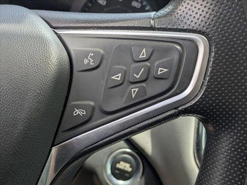 Silver Ice Metallic 2022 Chevrolet Equinox LS