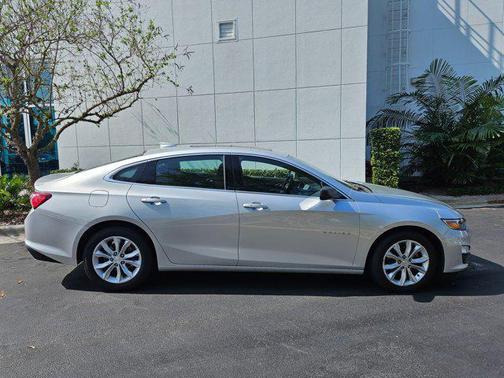 2022 Chevrolet Malibu FWD LT