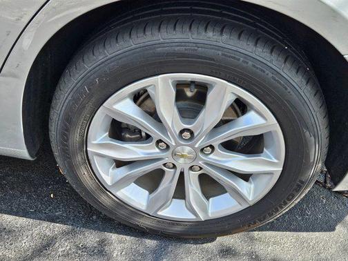 2022 Chevrolet Malibu FWD LT