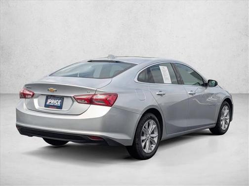 Silver Ice Metallic 2022 Chevrolet Malibu FWD LT