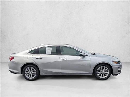 Silver Ice Metallic 2022 Chevrolet Malibu FWD LT