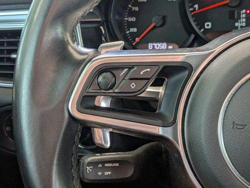 2018 Porsche Macan Macan