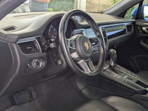 2018 Porsche Macan Macan