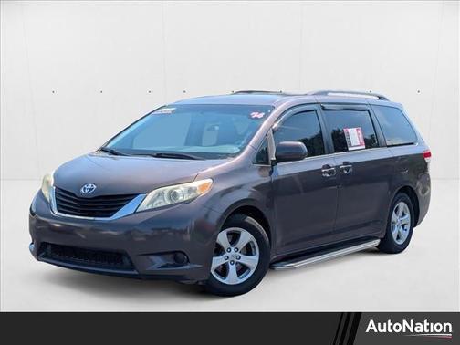 2014 Toyota Sienna LE