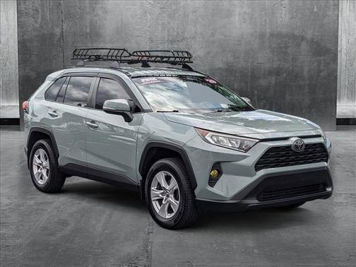 2020 Toyota RAV4 XLE