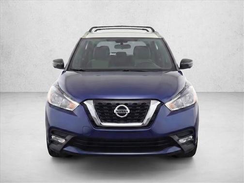 Deep Blue Pearl/Fresh Powder 2018 Nissan Kicks SR