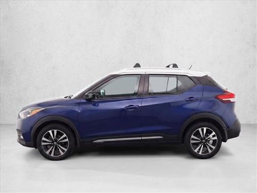 Deep Blue Pearl/Fresh Powder 2018 Nissan Kicks SR