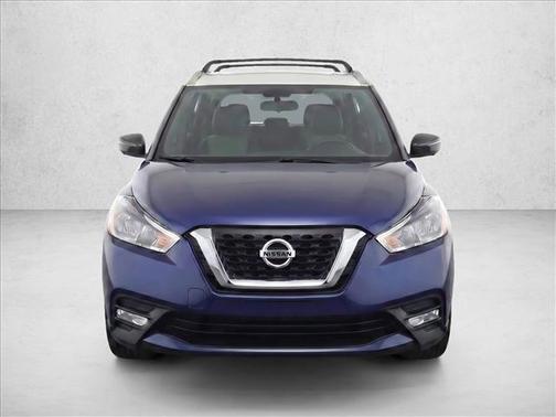 Deep Blue Pearl/Fresh Powder 2018 Nissan Kicks SR