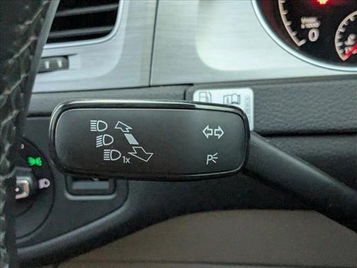 2015 Volkswagen Golf SportWagen TDI SE 4-Door