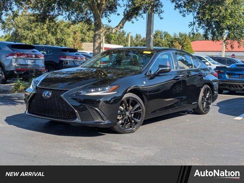 2022 Lexus ES 300h F SPORT