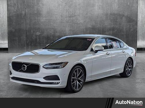 2019 Volvo S90 T6 Momentum