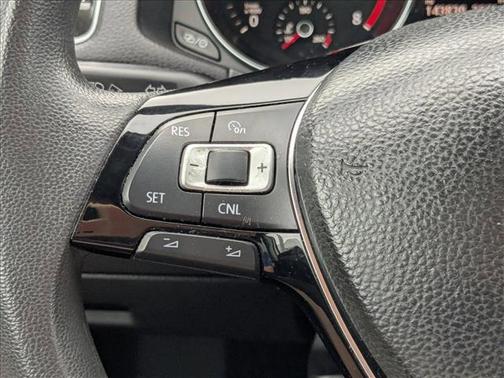 2016 Volkswagen Passat 1.8T S