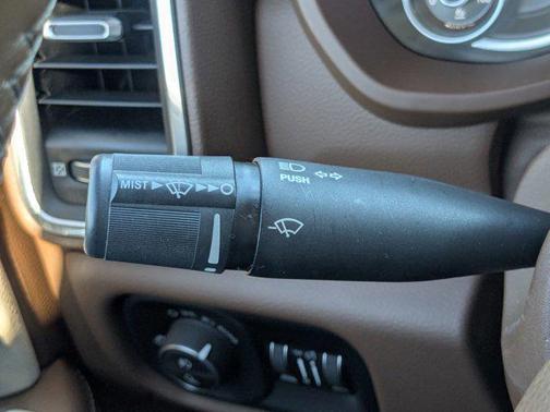 2019 RAM 2500 Laramie Crew Cab 4x4 6'4' Box