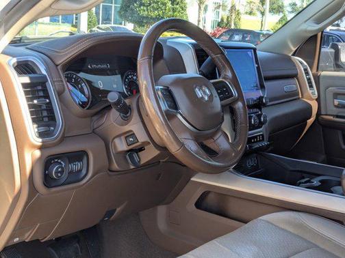 2019 RAM 2500 Laramie Crew Cab 4x4 6'4' Box