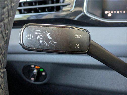 Deep Black Pearl 2025 Volkswagen Jetta 1.5T SE