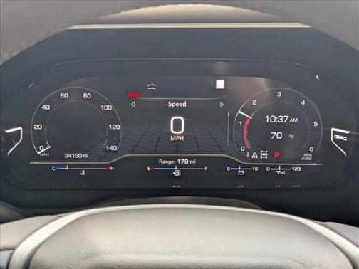 White Frost Tricoat 2022 GMC Yukon XL Denali