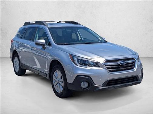 Ice Silver Metallic 2019 Subaru Outback 2.5i Premium