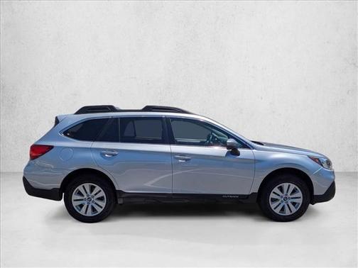 Ice Silver Metallic 2019 Subaru Outback 2.5i Premium
